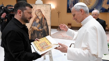 El papa León XIV recibió