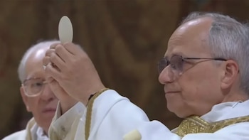 Durante su primera misa como
