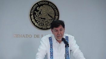 Noroña arremete contra opositores por